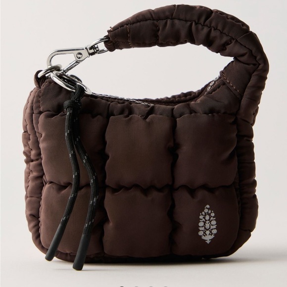 Free People NWT Quilted Navy Micro Pouch - Picture 3 of 5